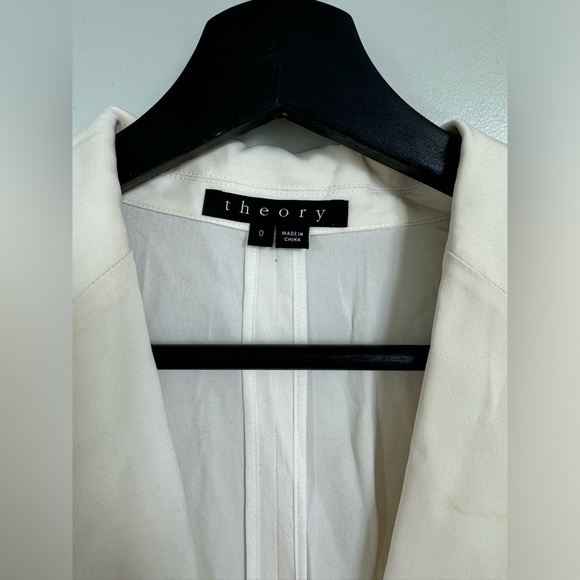 Theory EUC Grinson Silk Tailored Suit Blazer Jacket Ivory White Size 0 / S - Picture 8 of 10